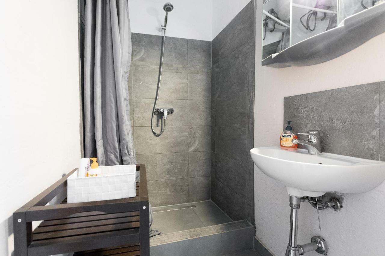 Cute Red Star Studio City Center Wien Exterior foto